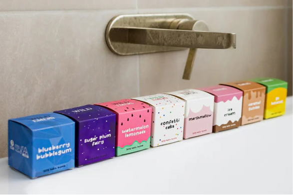 Wild Emery Cube Bath Bomb 160g - Blueberry Bubblegum